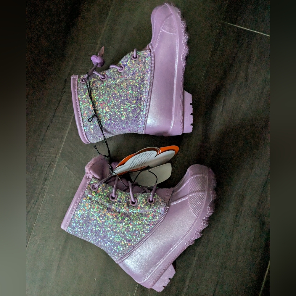 Snow Boots NEW Sparkly Light Purple
